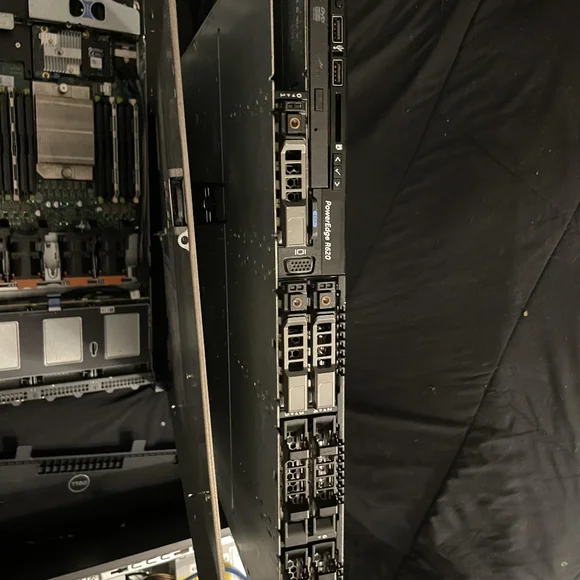 PowerEdge R620 - Picture 2 of 5
